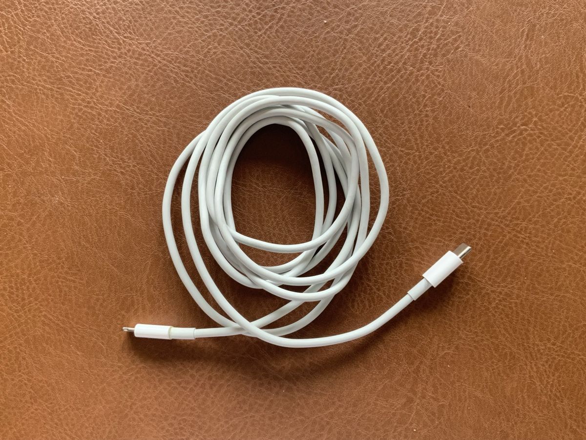 Apple Câbles: Apple USB-C to Lightning Kabel - 2m Ladekabel – D'occasion à Genève par GMa1234