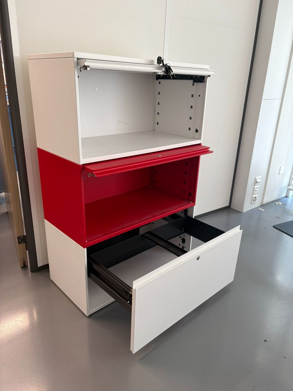 Armadi: Novex Nova16 Schrank – Usato da Biel/Bienne venduto da Bureaurama 2