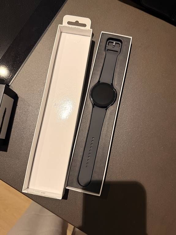 Smartwatch: Samsung Galaxy Watch5  Neu & originalverpackt – Usato da Frick venduto da Sandy_0610