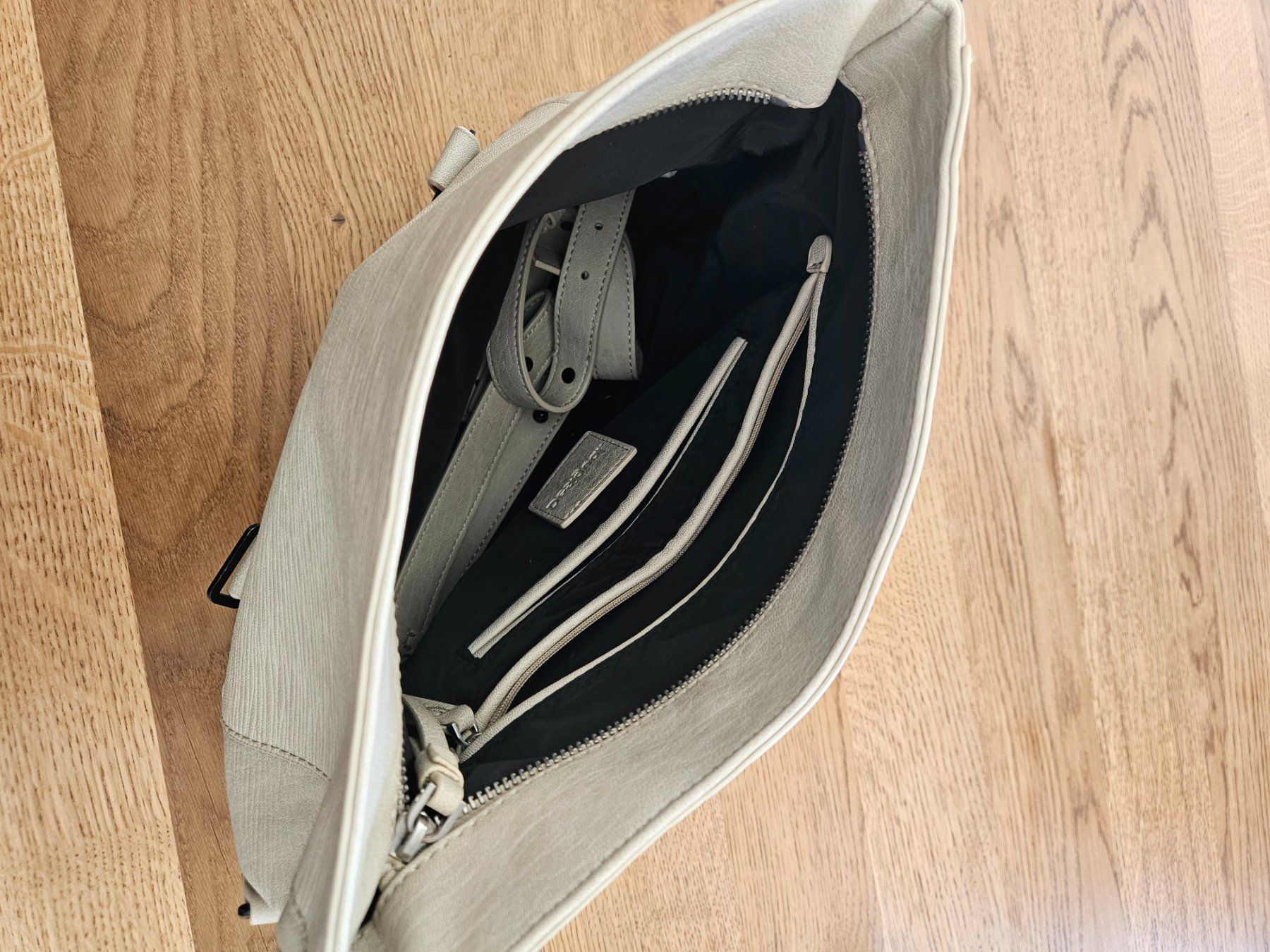 Desigual Borse da donna: Sac Desigual – Usato da Vétroz venduto da sas_yln5 3