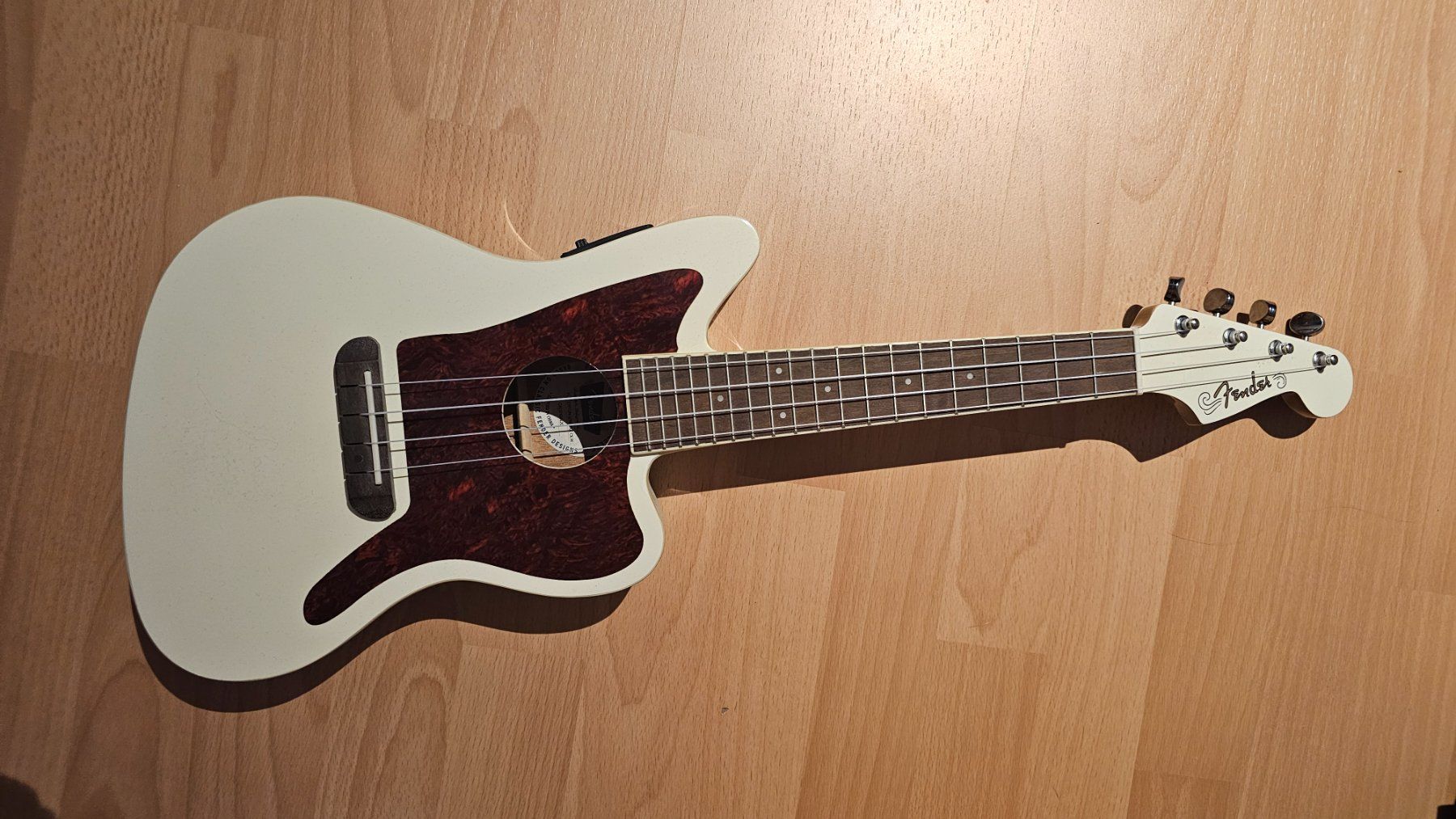 Fender Musikinstrumente: Fender Ukulele – Gebraucht aus Niedergösgen von leia.kupf00