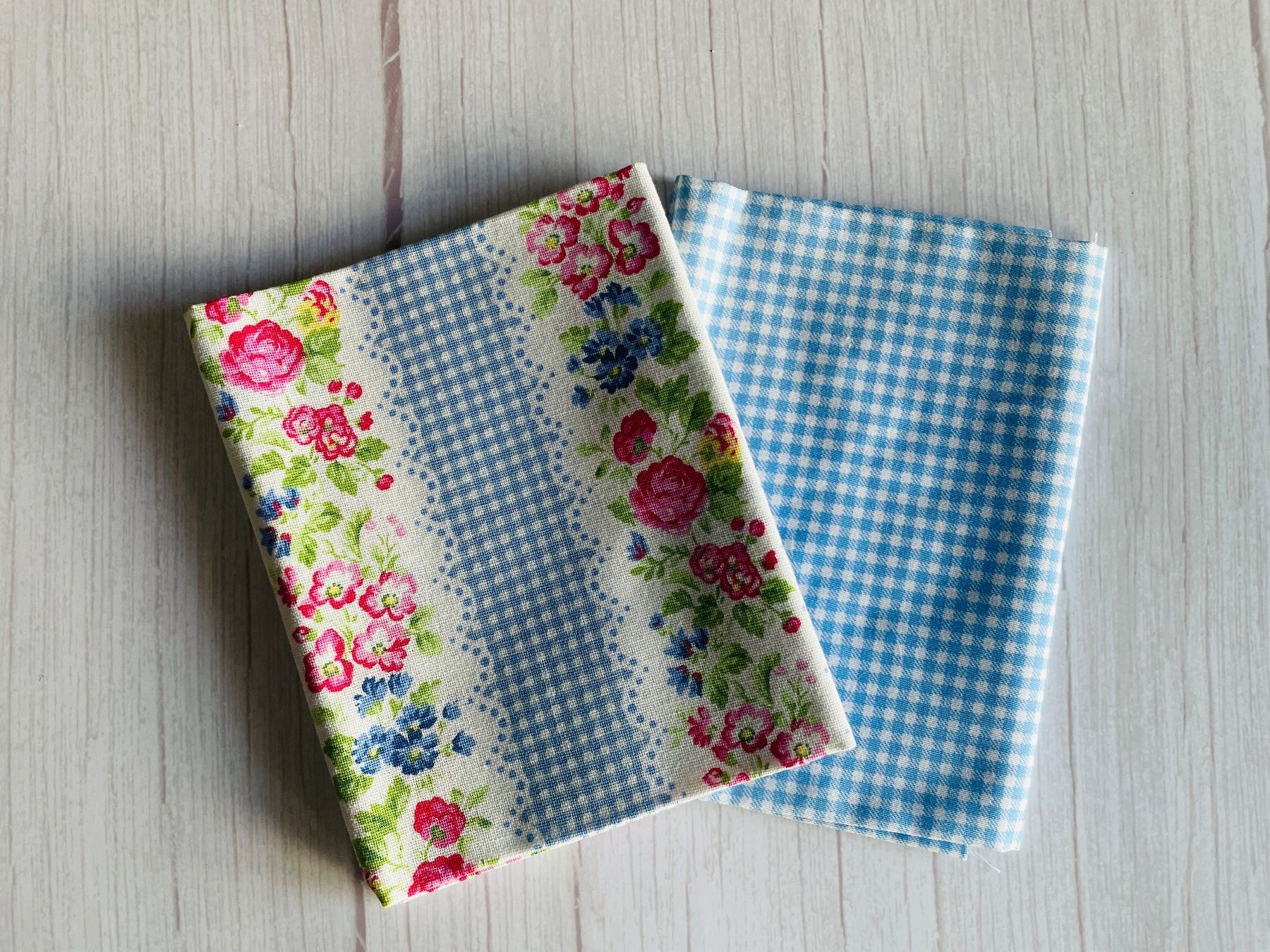 Tessuti: 2 Fat quarter/Coupons patchwork & couture - Ivy Blue – Nuovo e nell'imballaggio originale da Gland venduto da san_xz5j