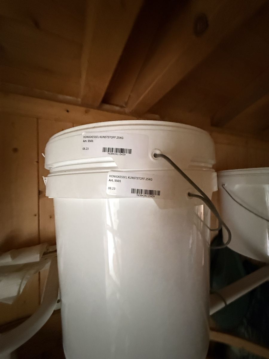 Alveari: Kunststoff Honigkessel 25kg - neu – Nuovo e nell'imballaggio originale da Cham venduto da ReUse_and_ReCycle