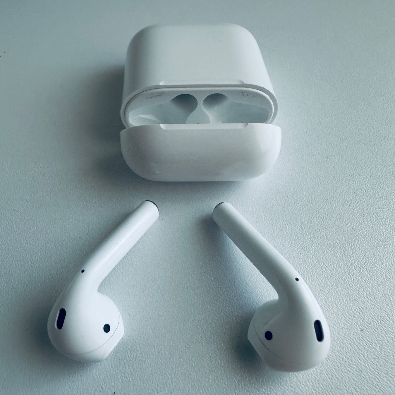 Apple Cuffie: Original Apple AirPods 2 Kopfhörer Wireless Lightning Kabel – Usato da Basel venduto da MY.AIRPODS.SHOP 3