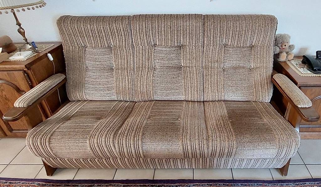 Sofas: Polstergarnitur mit Salontisch Eiche massiv – Gebraucht aus Pfäffikon ZH von pch_p6w5 4