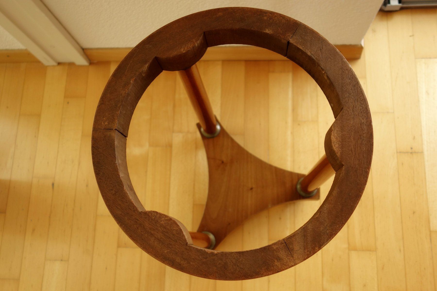 Tables: Kleiner Beistelltisch, antik – D'occasion à Sursee par Chrigi96 4