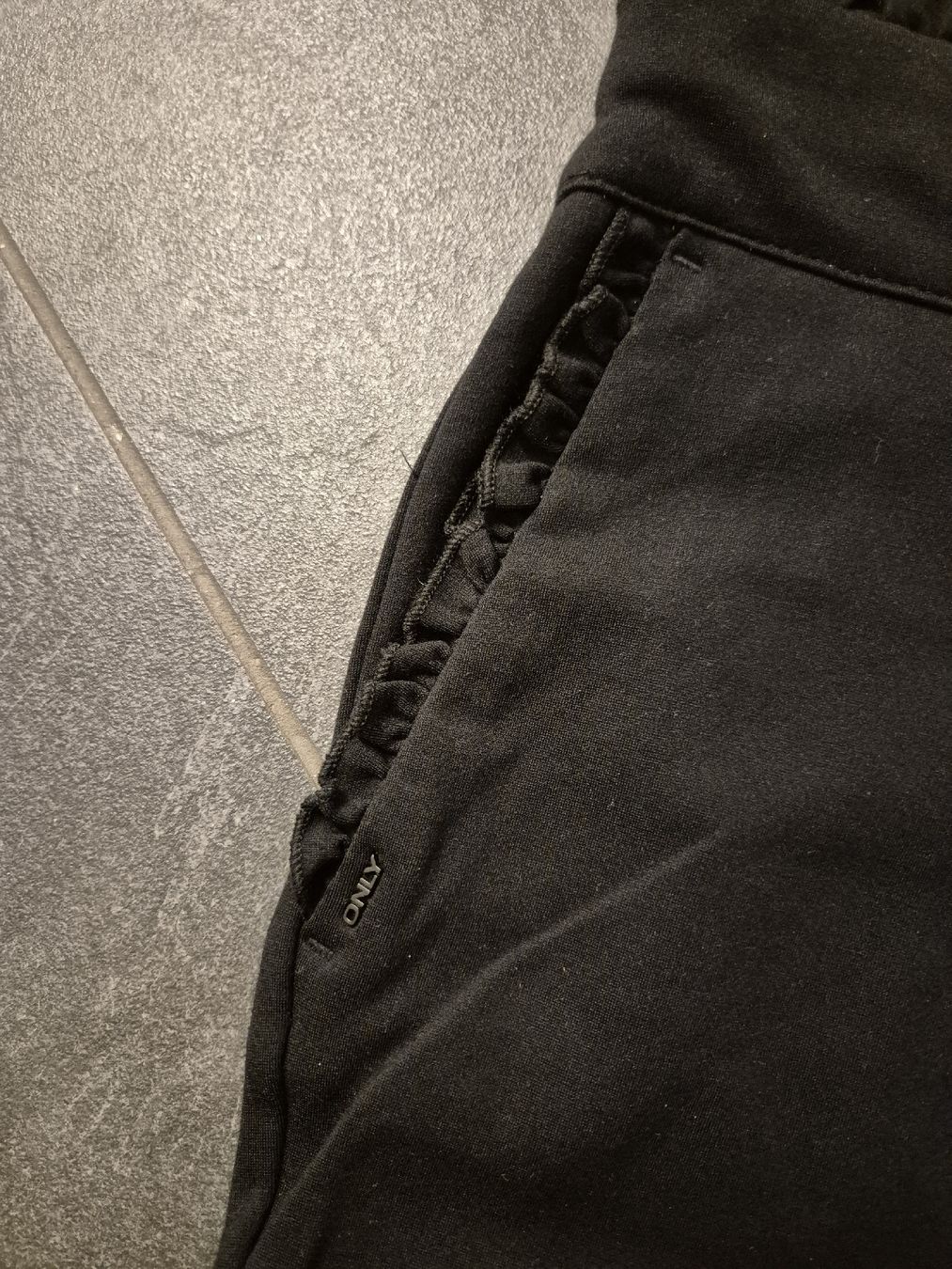 Only Pantaloni: schwarze Only Hose – Nuovo (secondo la descrizione) da Kehrsatz venduto da flu_2lhj 3