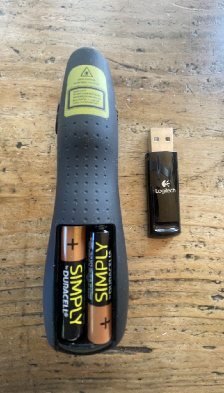 Logitech Souris: LOGITECH Professional Presenter R700 (Laser Pointer) – D'occasion à Hinwil par RomRay 8