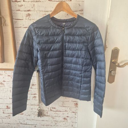 Uniqlo Daunenjacke leicht blau Grösse M wie Neu