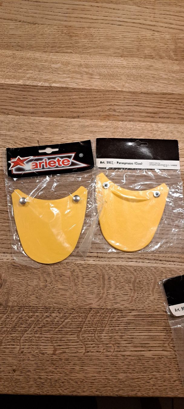 Piaggio Parti ricambio per ciclomotori: Piaggio Ciao Spritzschutz NOS – Nuovo e nell'imballaggio originale da Künten venduto da Rocchi71 3