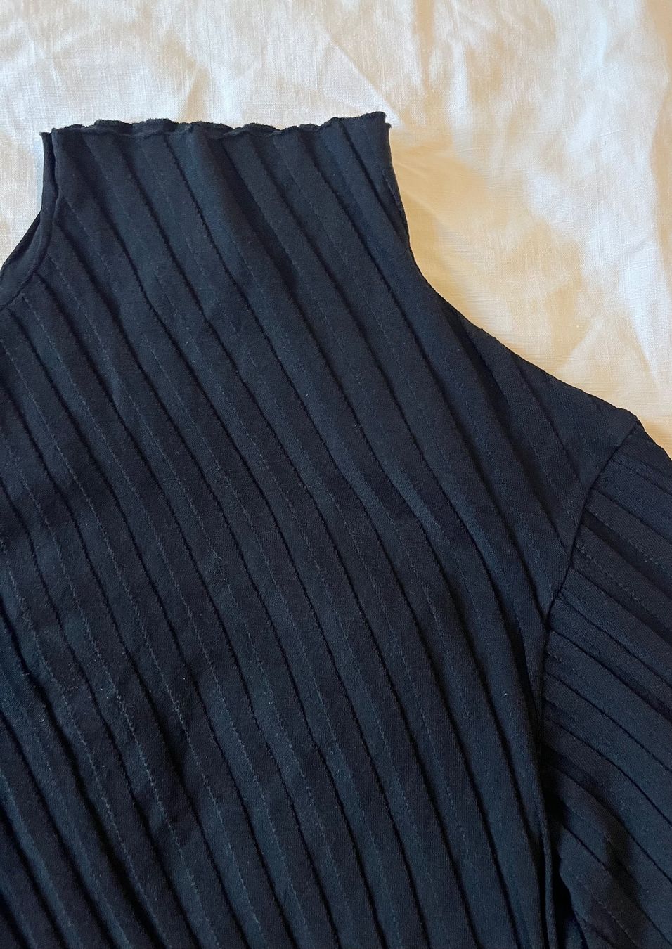 Balenciaga Top: BALENCIAGA, top col roulé noir – Usato da Genève venduto da dachaw 2