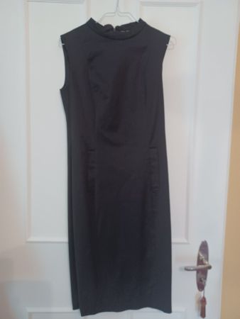 Schwarzes Sommerkleid von Zara