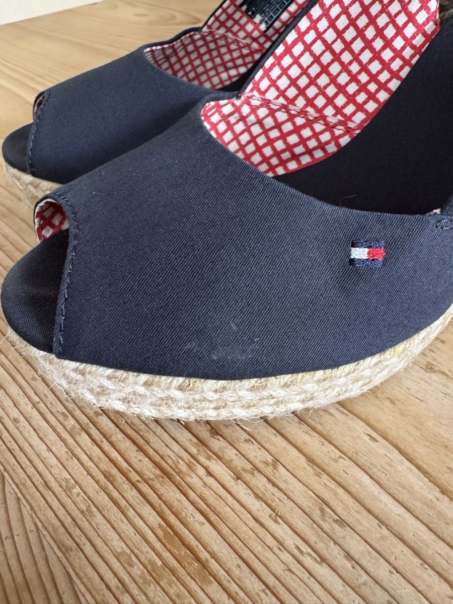 Tommy Hilfiger Scarpe da donna: Tommy Hilfiger Plateau Sandale – Usato da Rorschacherberg venduto da lya_u 3