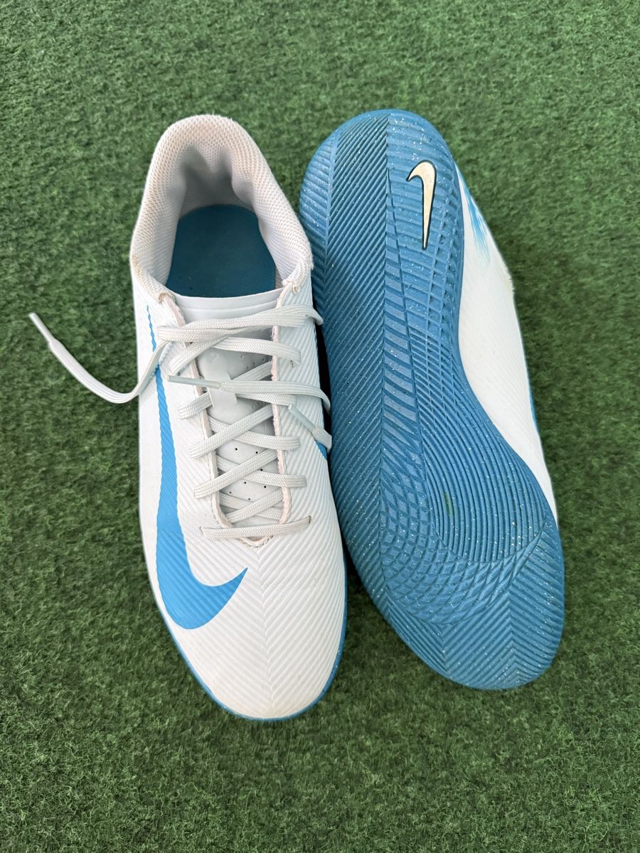 Nike Schuhe für Jungen: Nike Hallenschuhe  – Gebraucht aus Rothrist von Lon28 1