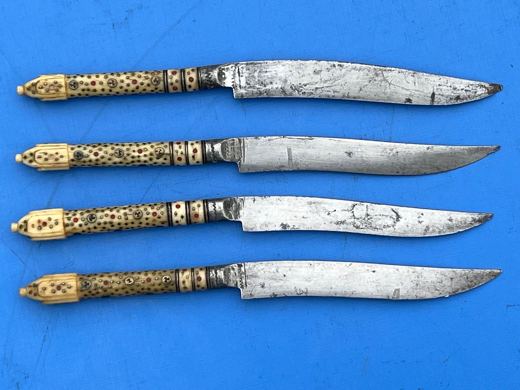 Besteck: 4 antike Sarajevo Messer 18 cm lang – Gebraucht aus Unterengstringen von