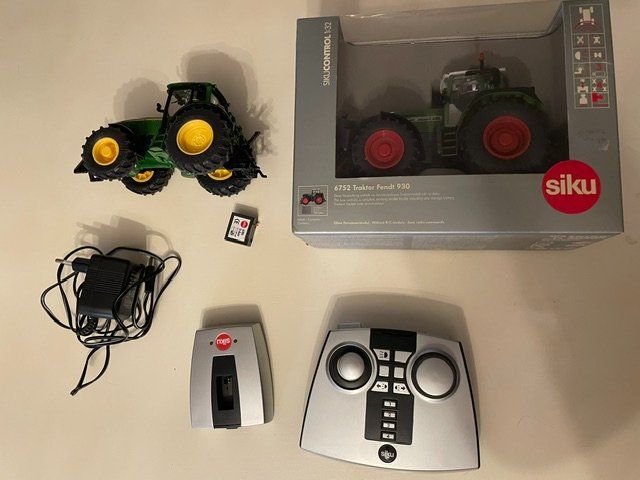 Siku Modellini d'auto: tracteur SIKU + accessoires – Difettoso da Ursy venduto da DK8