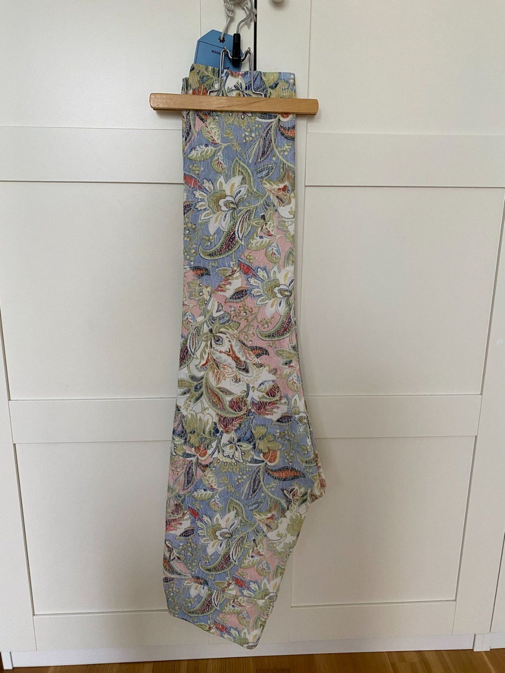 Salewa Jeans: Stretch Damenhose KRIS 7/8  Blumenmuster  Gr. 39  mit Elast – Usato da Niederrohrdorf venduto da park5