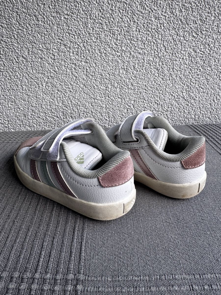 Adidas Scarpe per ragazze: Kinderschuhe Adidas – Usato da Bottenwil venduto da lau_2pc6 1