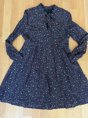 Neues Kleid mit Sternenmuster, Grösse 6 (S), SEIDE