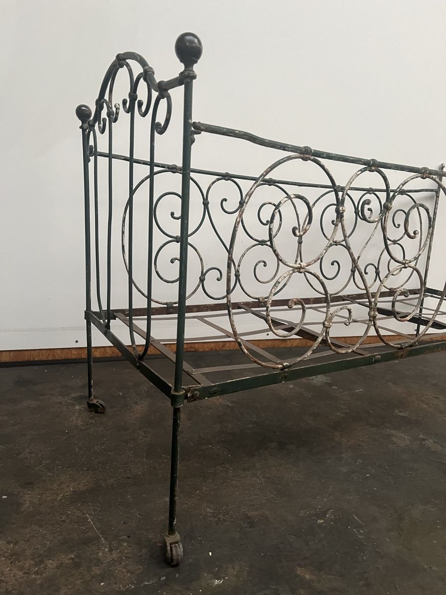 Letti: Antikes Kinder Eisenbett, Jugendstil – Usato da Wädenswil venduto da MADE58 2