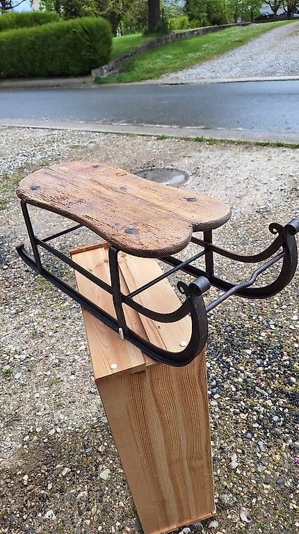 Tutte le decorazioni: Luge ancienne – Usato da Valeyres-sous-ursins venduto da Tortue