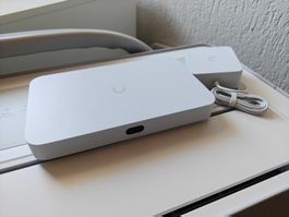 Ubiquiti UniFi Cloud Gateway Fiber (UCG-Fiber)