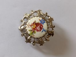 Broche vintage romantique en porcelaine – Motif Floral!