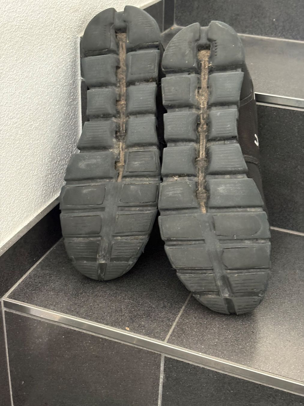 On Herrenschuhe: On Cloud Schuhe schwarz 48 – Gebraucht aus Reiden von verjaques 4