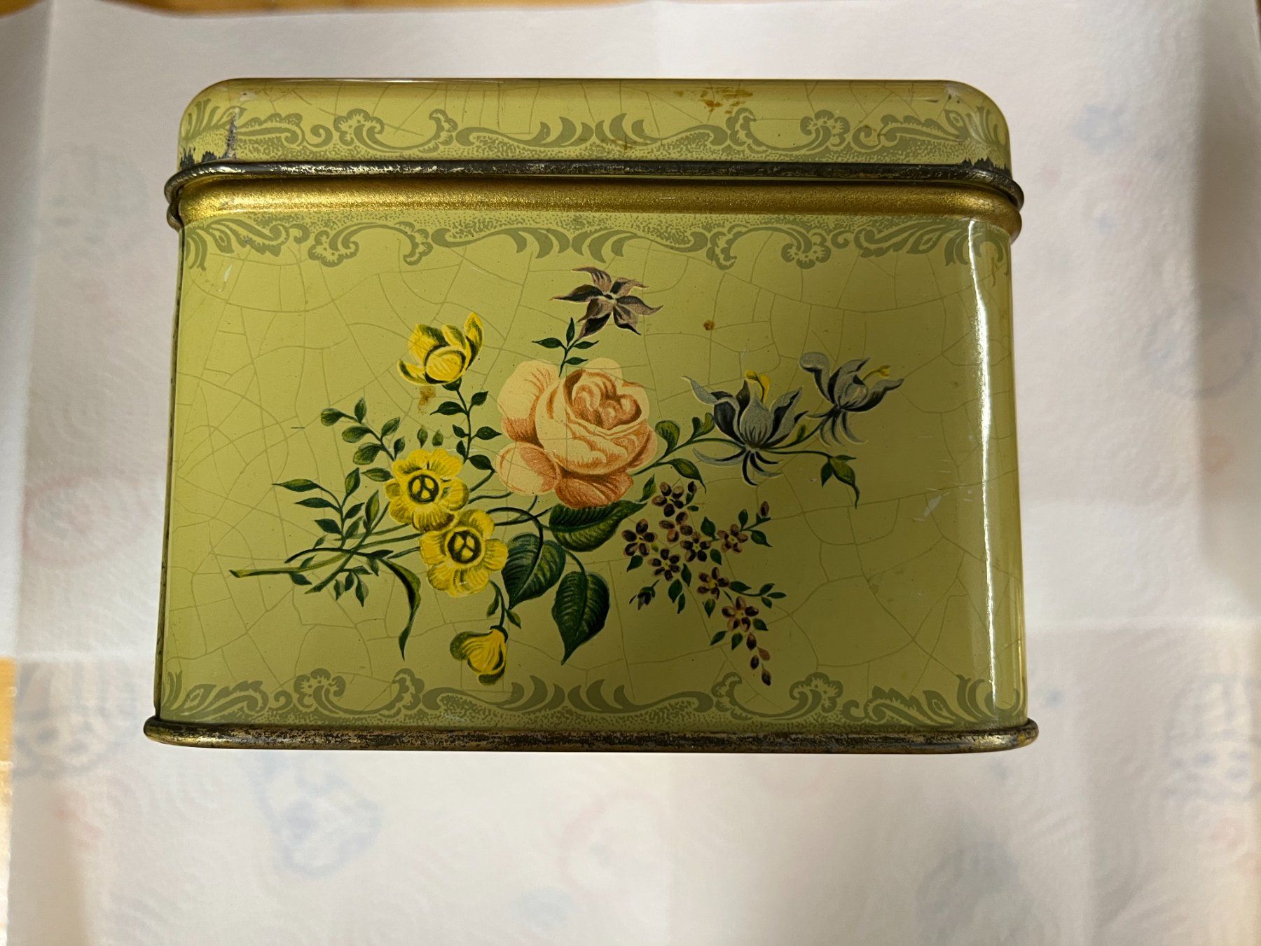 Barattoli: Alte Schatulle Blech-Dose / Büchse mit Rosen-Muster – Usato da Mumpf venduto da dadaboygugulini 4