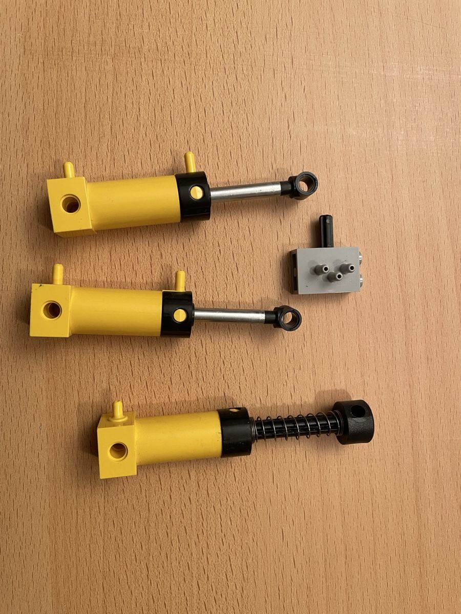 Lego Kit di costruzioni: Lego Pneumatic kit technic 2 – Usato da Airolo venduto da Bagaion99 1