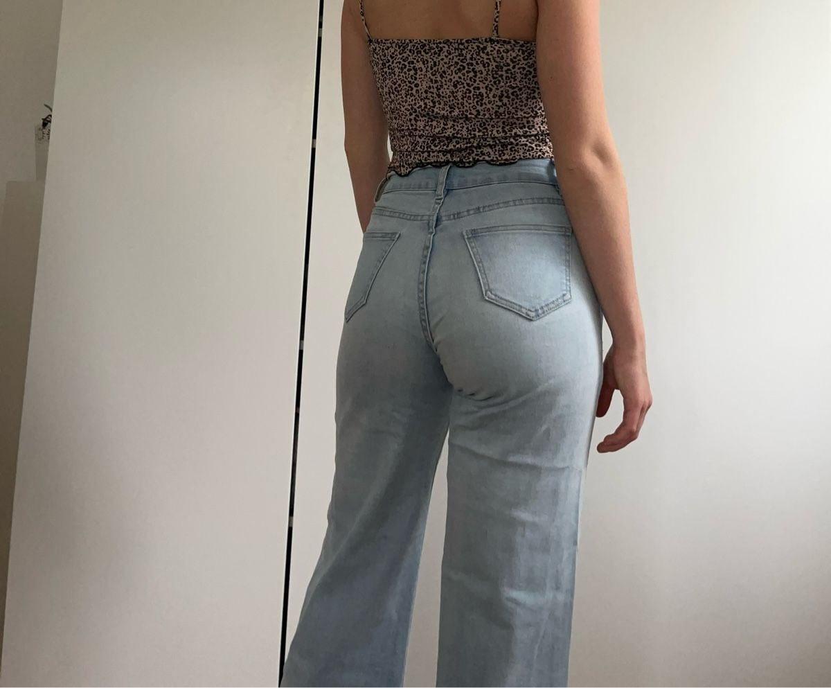 Jeans: Flared Jeans hellblau – Gebraucht aus Bern von valery_la_cherry 1