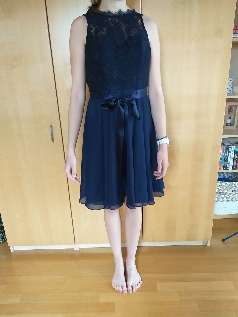 Vestiti: Abendkleid dunkelblau Gr 34 – Usato da Magden venduto da utsalk