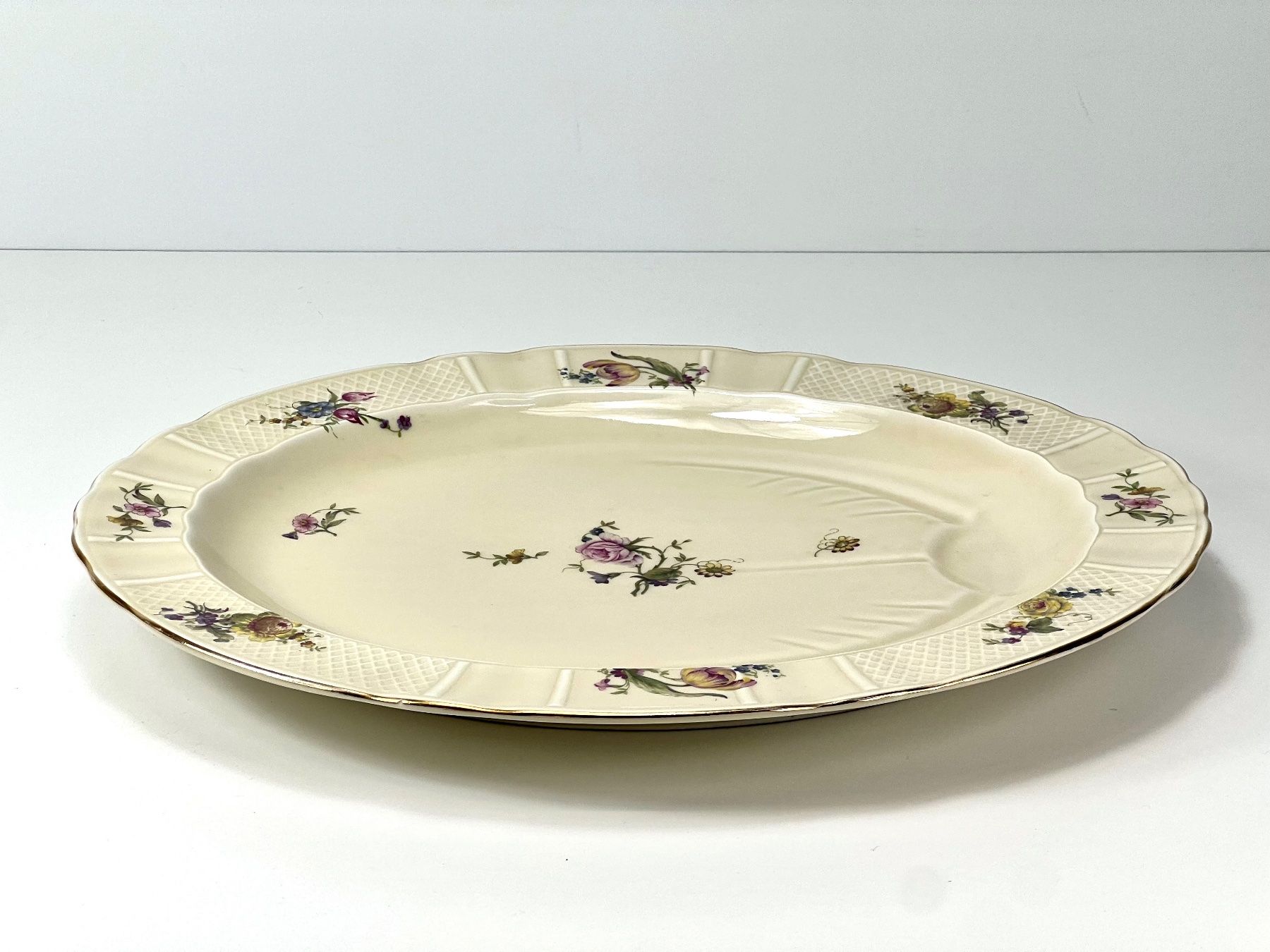 Servierplatten: LIMOGES Servierschale Blumenmuster Antik – Gebraucht aus Zürich von Arche_Brockenhaus