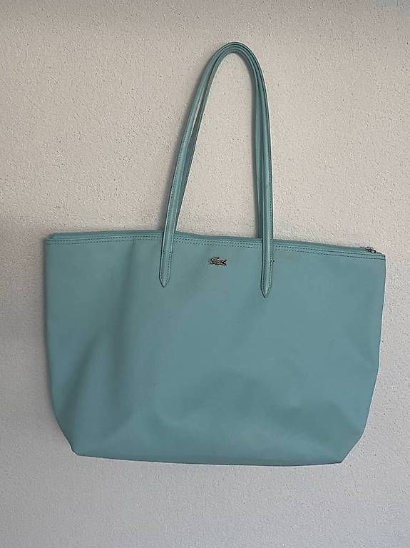 Lacoste Borse da donna: Sac Lacoste bleu – Usato da Fribourg venduto da Maya.p85
