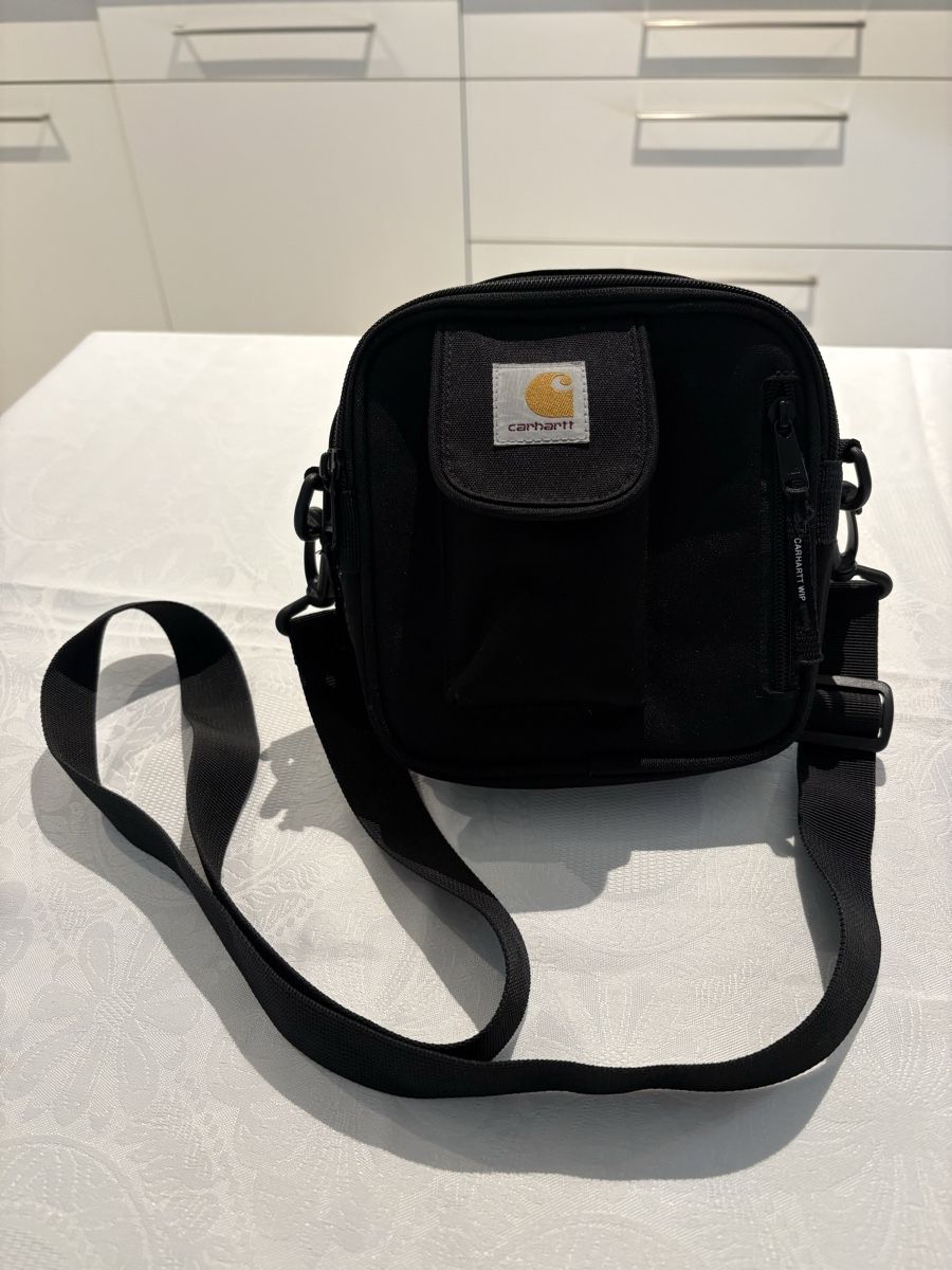 Carhartt Taschen: Carhartt Tasche – Neu (gemäss Beschreibung) aus Schönenberg ZH von Roxana8820