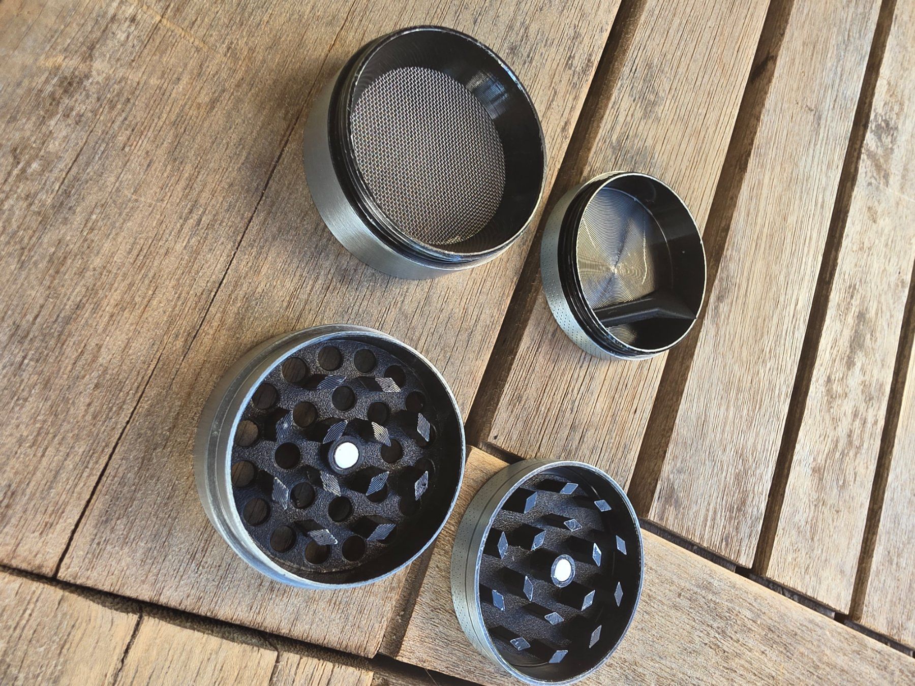 Tabak: Kräuter Grinder CBD – Neu und originalverpackt aus Herzogenbuchsee von Melissa110 1