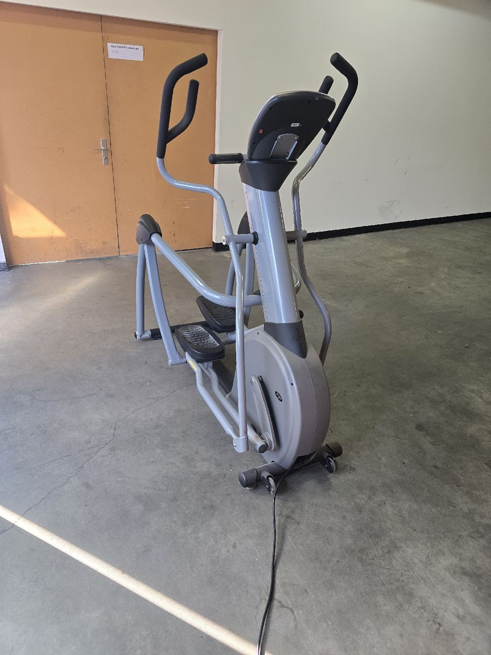 Hometrainer: Crosstrainer Stepper Heimtrainer Gebraucht – Gebraucht aus Romanshorn von car_hx67 1
