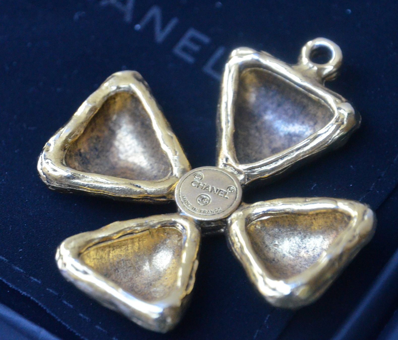 Chanel Ciondoli: CHANEL Anhänger / pendentif – Usato da Collonges venduto da Auganien 6