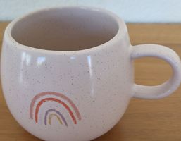 Tasse rosa mit Regenbogen