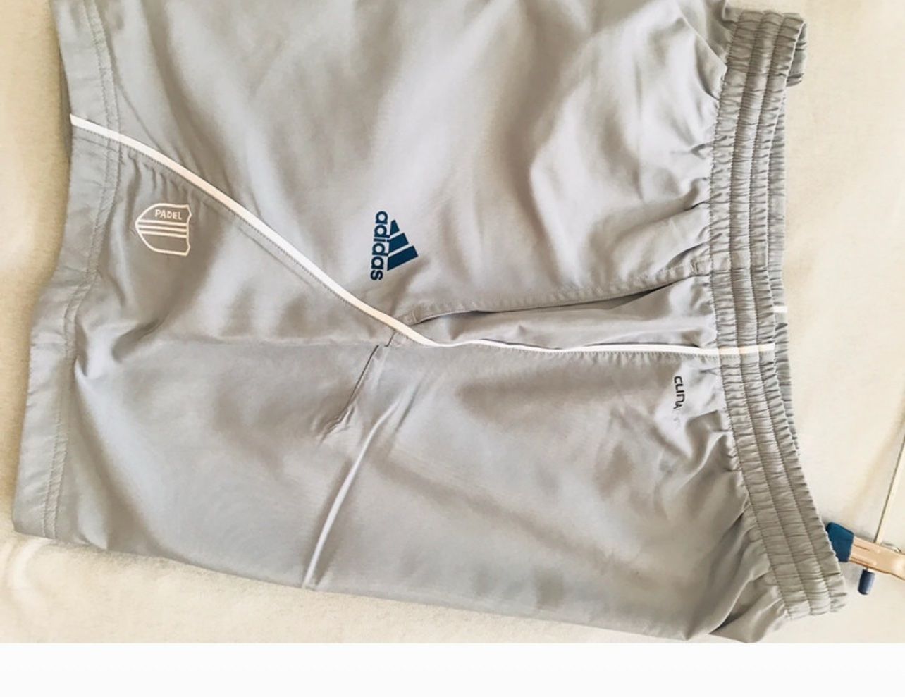 Adidas Hosen: Adidas – Neu (gemäss Beschreibung) aus Tagelswangen von fireiceprincess 3