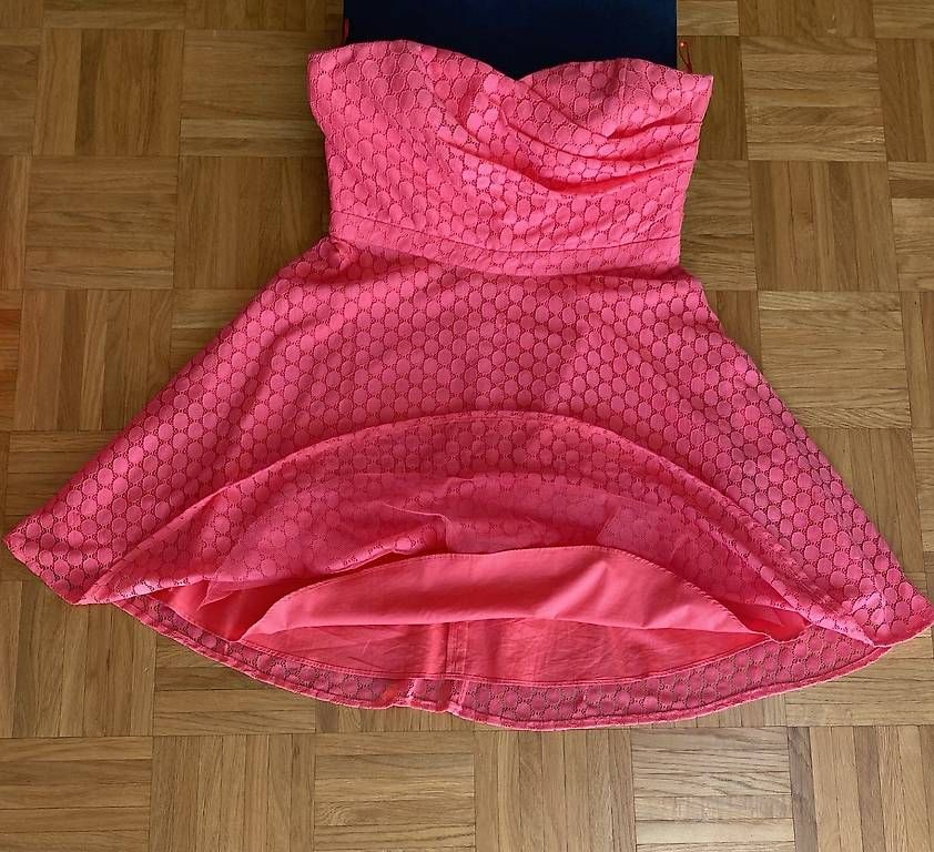 Nafnaf Vestiti: Robe bustier Naf Naf rose Taille 38/40 – Nuovo (secondo la descrizione) da Lausanne venduto da loi_8msc