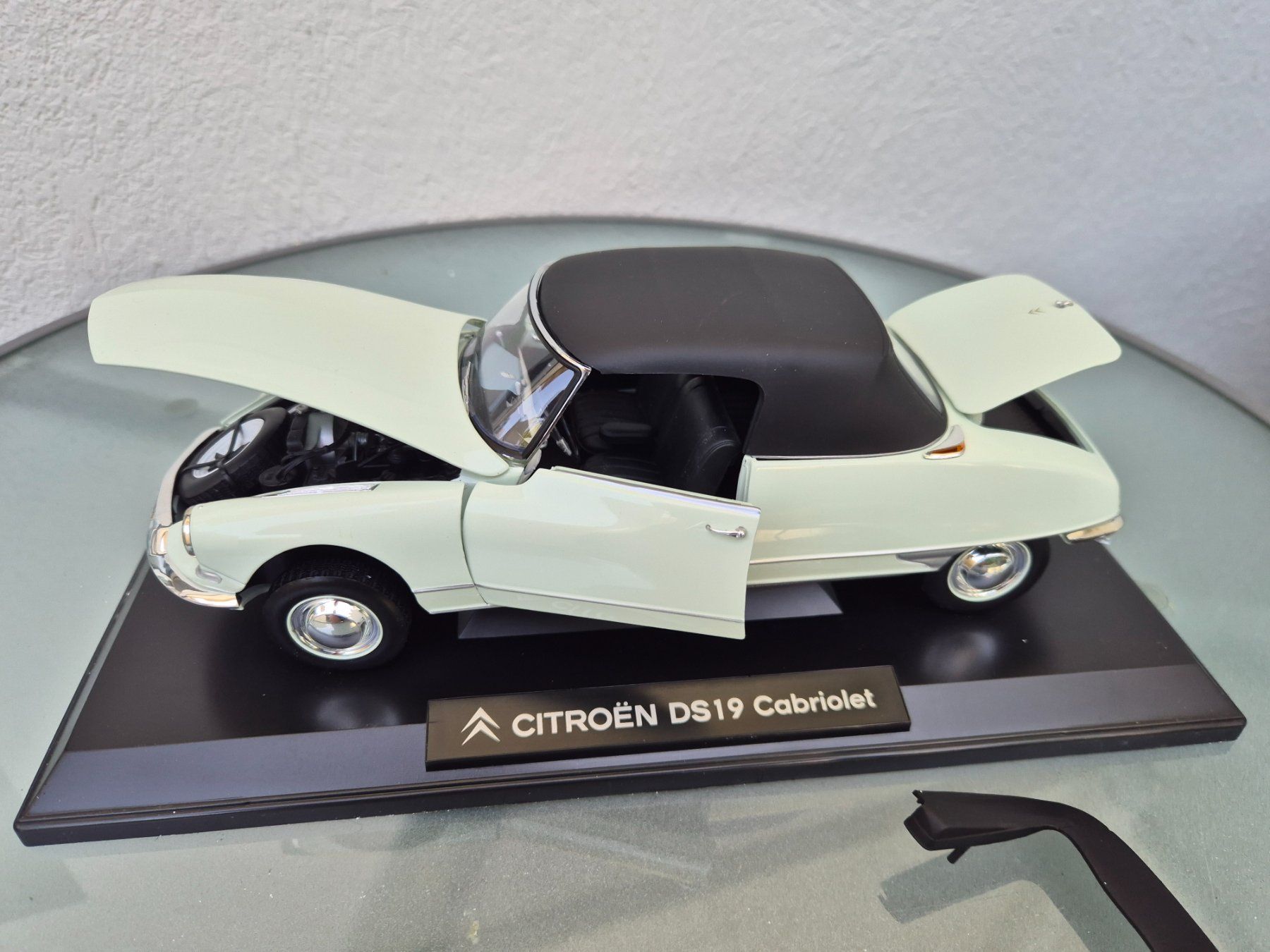 Citroën Modellini d'auto: Citroen DS Cabriolet von Norev 1:18 – Nuovo (secondo la descrizione) da Oberbuchsiten venduto da laffite54
