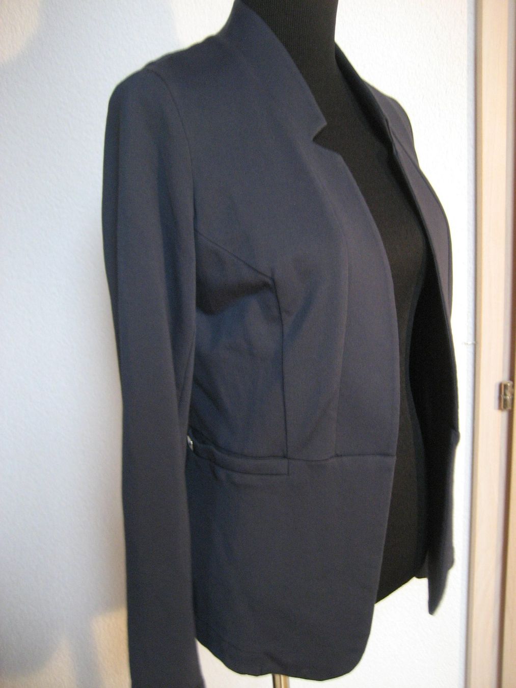 Manila Grace Giacche: Veste stretch Manila Grace taille M – Nuovo (secondo la descrizione) da Delémont venduto da marryb 1