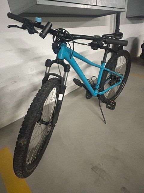 Specialized Biciclette: Specialized – Usato da Küssnacht am Rigi venduto da Uvaan 1