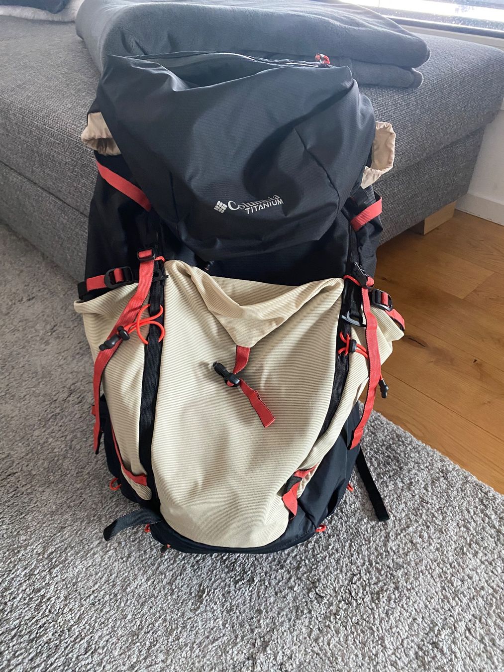 Columbia Rucksäcke: Columbia Titanium Trekkingrucksack / Wanderrucksack – Gebraucht aus Zürich von dre_8nrx