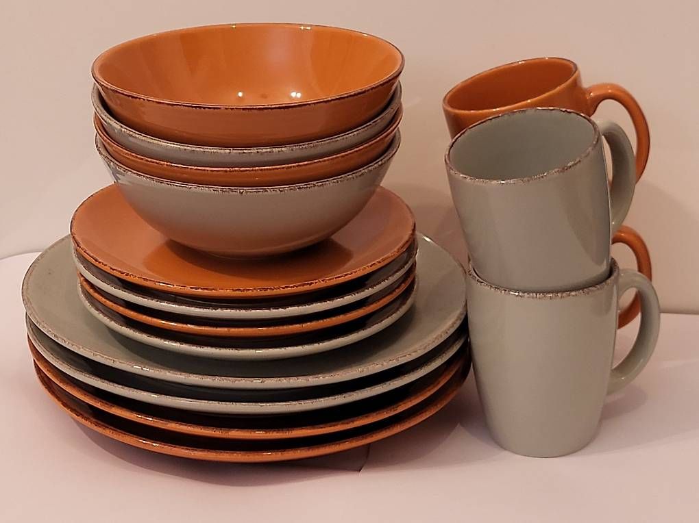 Set di piatti: Teller-, Schalen- & Tassen-Set – Usato da Frauenfeld venduto da J2456S