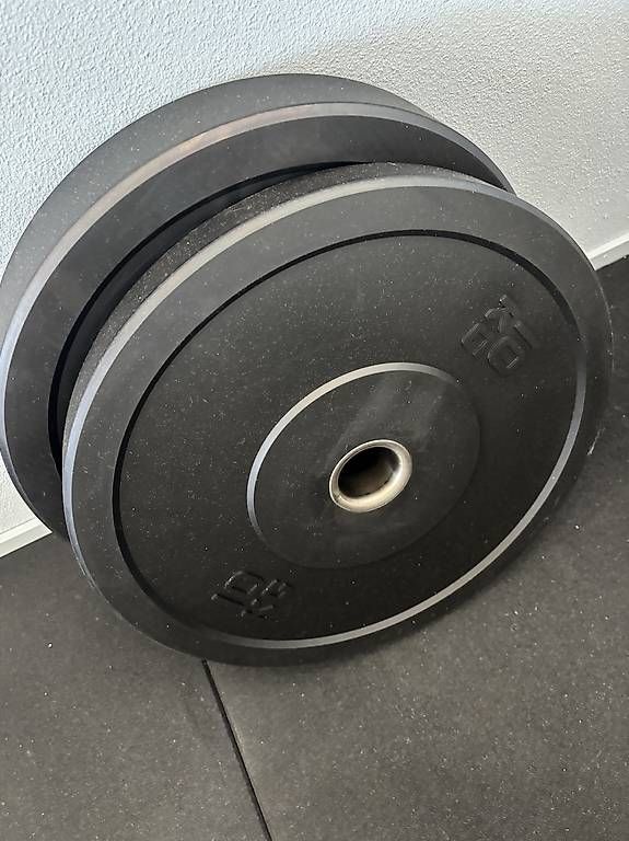 Poids & Haltères: Bumper Plate Set + Olympic Bar | 90 kg – D'occasion à Würenlos par DelSol01 2