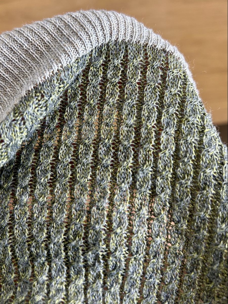 Zara Pulls & Sweat-shirts: Pull léger Zara Knit vert, taille S – D'occasion à Romanel-s-Lausanne par fer_88w5 2