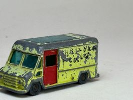 GB-Huskey Commer Van grün/rot