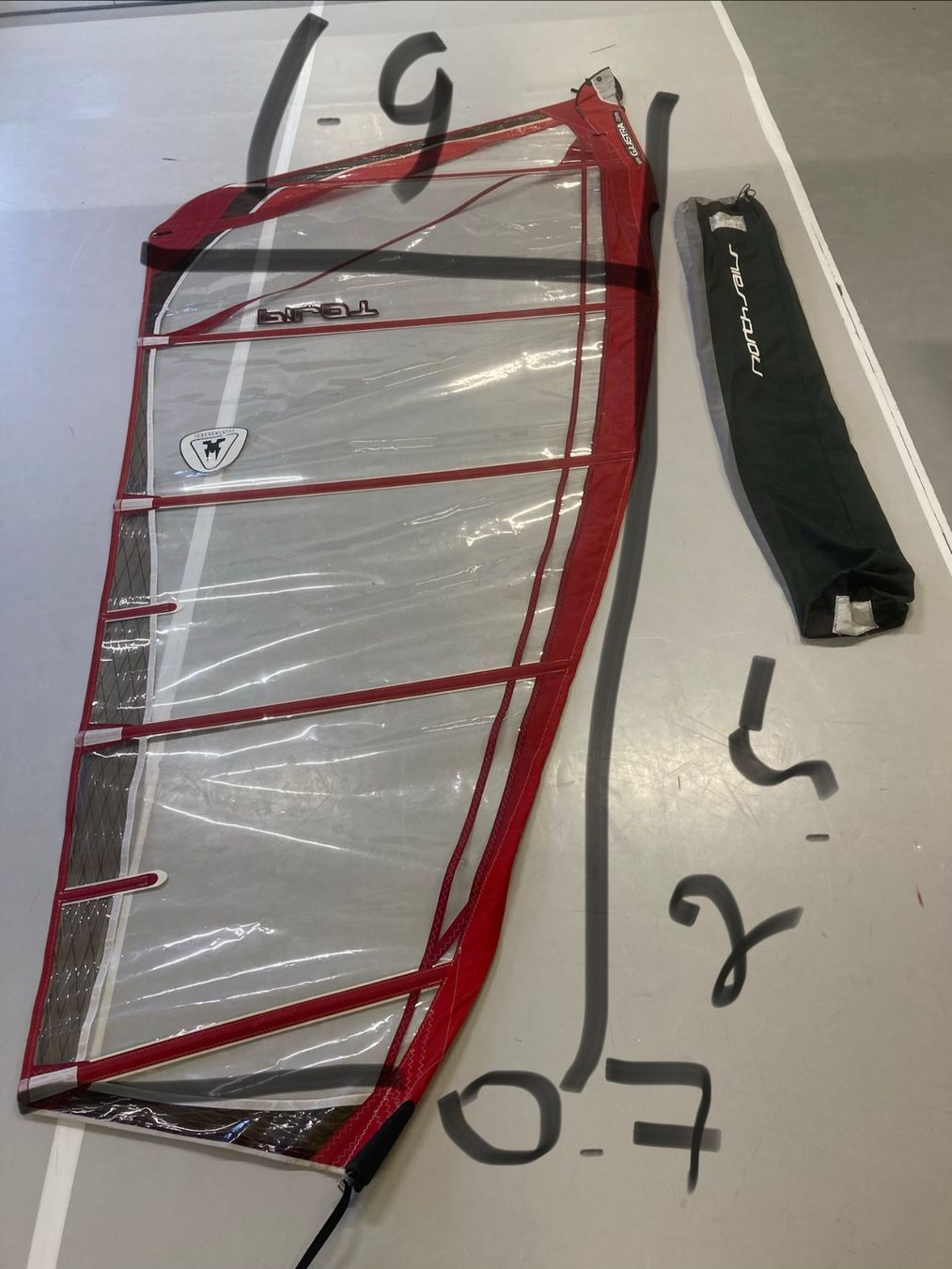 Surfboards & Schwimmbrette: Windsurf mit Zubehör – Gebraucht aus EINSIEDELN von Matviienko 8